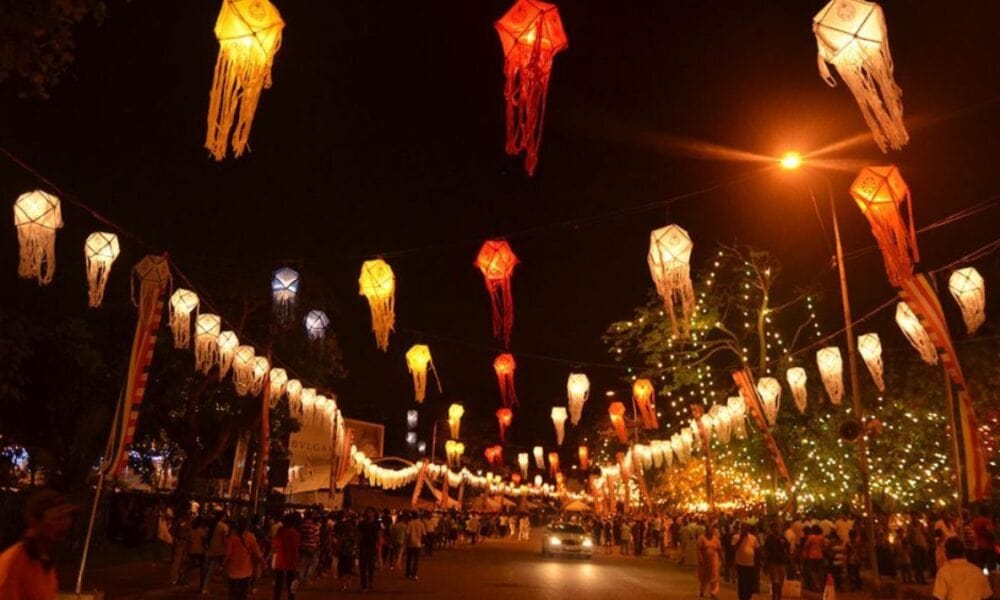 වෙසක් පෝය - Vesak Poya decorations and celebrations in Sri Lanka