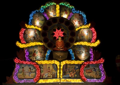 වෙසක් තොරණ් - Vesak pandols and decorations